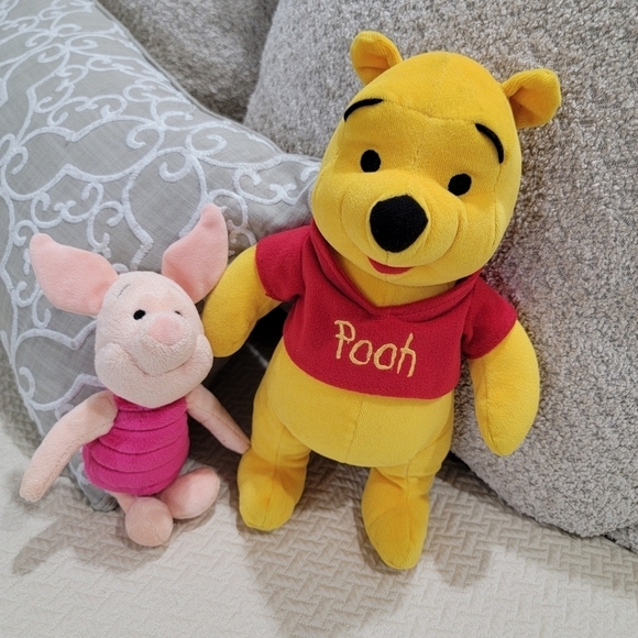 Mattel Inc. Disney Winnie the Pooh and Piglet Plush Toys Stuffed Animals - Picture 3 of 16